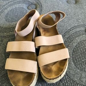 steve madden platform sandals
